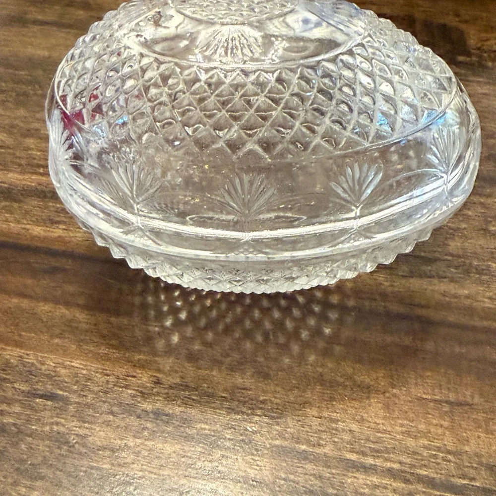 Vintage Avon Fostoria Mother's Day 1977 Egg